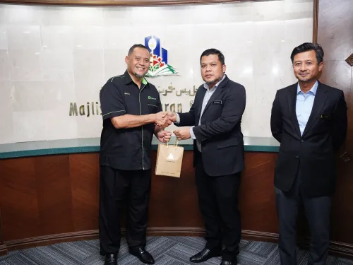 KUNJUNG HORMAT TABUNG HAJI BATU CAVES