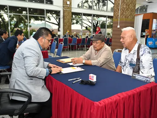 HARI BERTEMU PELANGGAN