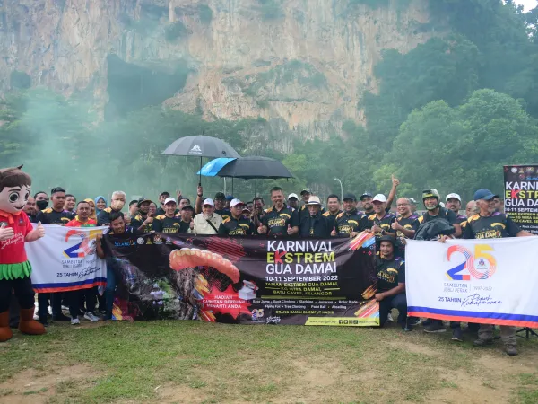 Karnival Ekstrem Gua Damai
