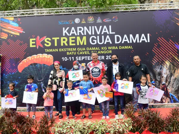 Karnival Ekstrem Gua Damai