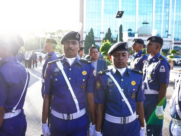 SAMBUTAN HARI PENGUATKUASA KE-43