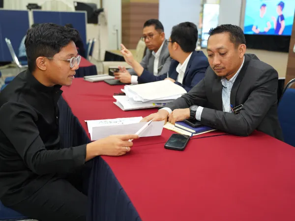 Hari Bertemu Pelanggan