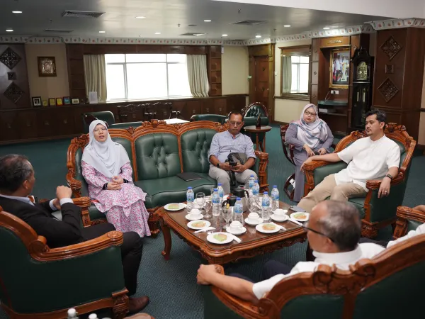 KUNJUNG HORMAT YB ANFAL KE MPS