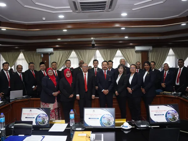 MESYUARAT PENUH & MAJLIS ANGKAT SUMPAH AHLI MAJLIS