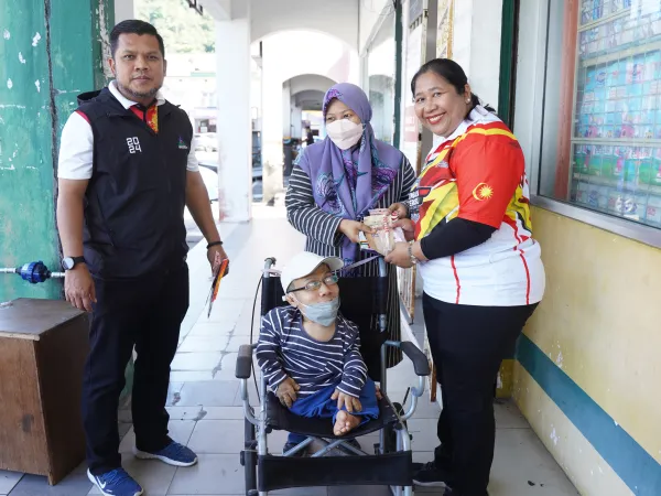 KEMBARA MERDEKA JALUR GEMILANG NEGERI SELANGOR DAN PENYERAHAN BENDERA SERTA HELMET