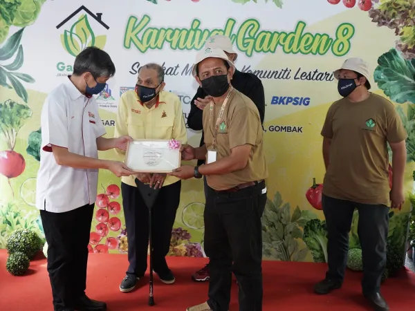 Karnival Garden 8