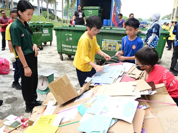 PROGRAM CSR MPS BERSAMA PALM OLEO SDN. BHD SEMPENA HARI ALAM SEKITAR DI SJK(C) KUNDANG 2025