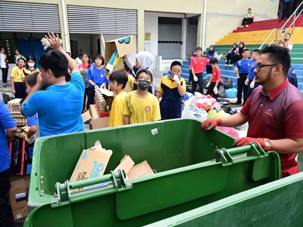 PROGRAM CSR MPS BERSAMA PALM OLEO SDN. BHD SEMPENA HARI ALAM SEKITAR DI SJK(C) KUNDANG 2025