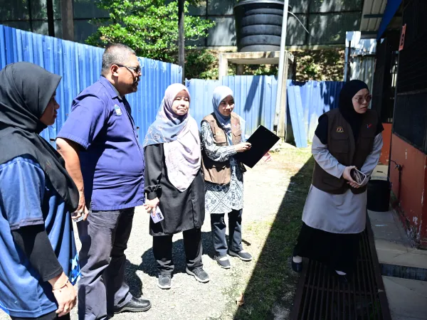 LAWATAN SELIA PAUN PBT OLEH VETERINAR
