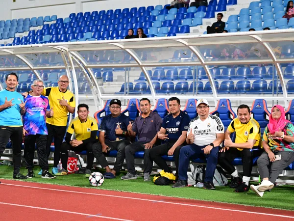 	PERLAWANAN BOLA SEPAK PERSAHABATAN ANTARA MPAJ & MPS