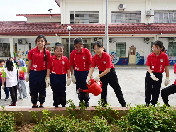PROGRAM CSR DI SJK (C) KOTA EMERALD RAWANG