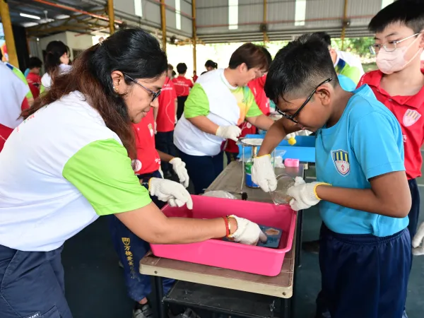 PROGRAM CSR DI SJK (C) KOTA EMERALD RAWANG