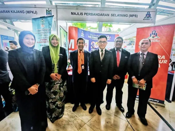 Majlis Perasmian Garis Panduan Pendaftaran & Pelesenan Perniagaan Dalam Talian Negeri Selangor Dan Pameran Pelesenan Pihak Berkuasa Tempatan (PBT) Selangor
