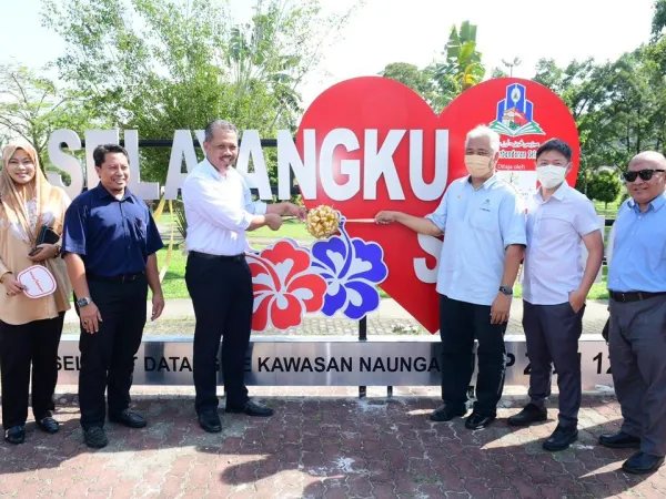 Perasmian Papan Tanda ‘Selayangku Sayang’