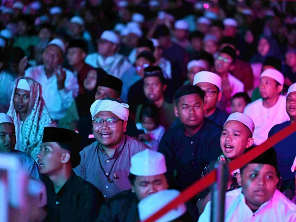 DARUL EHSAN BERSELAWAT