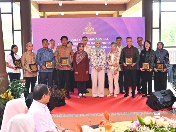 WARNA WARNI BOTANI FESTIVAL FABRIKASI 2025