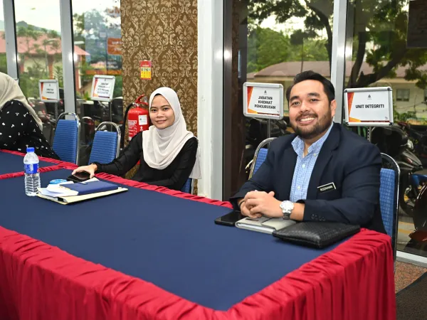 HARI BERTEMU PELANGGAN