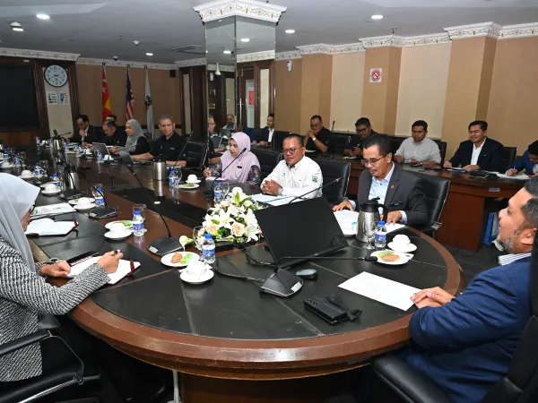 KUNJUNG HORMAT FAMA SELAYANG DAN WILAYAH