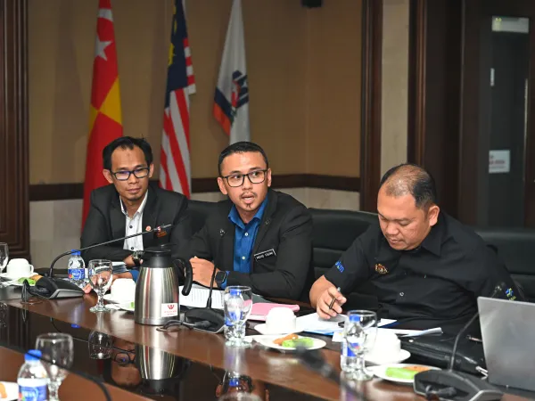 KUNJUNG HORMAT FAMA SELAYANG DAN WILAYAH